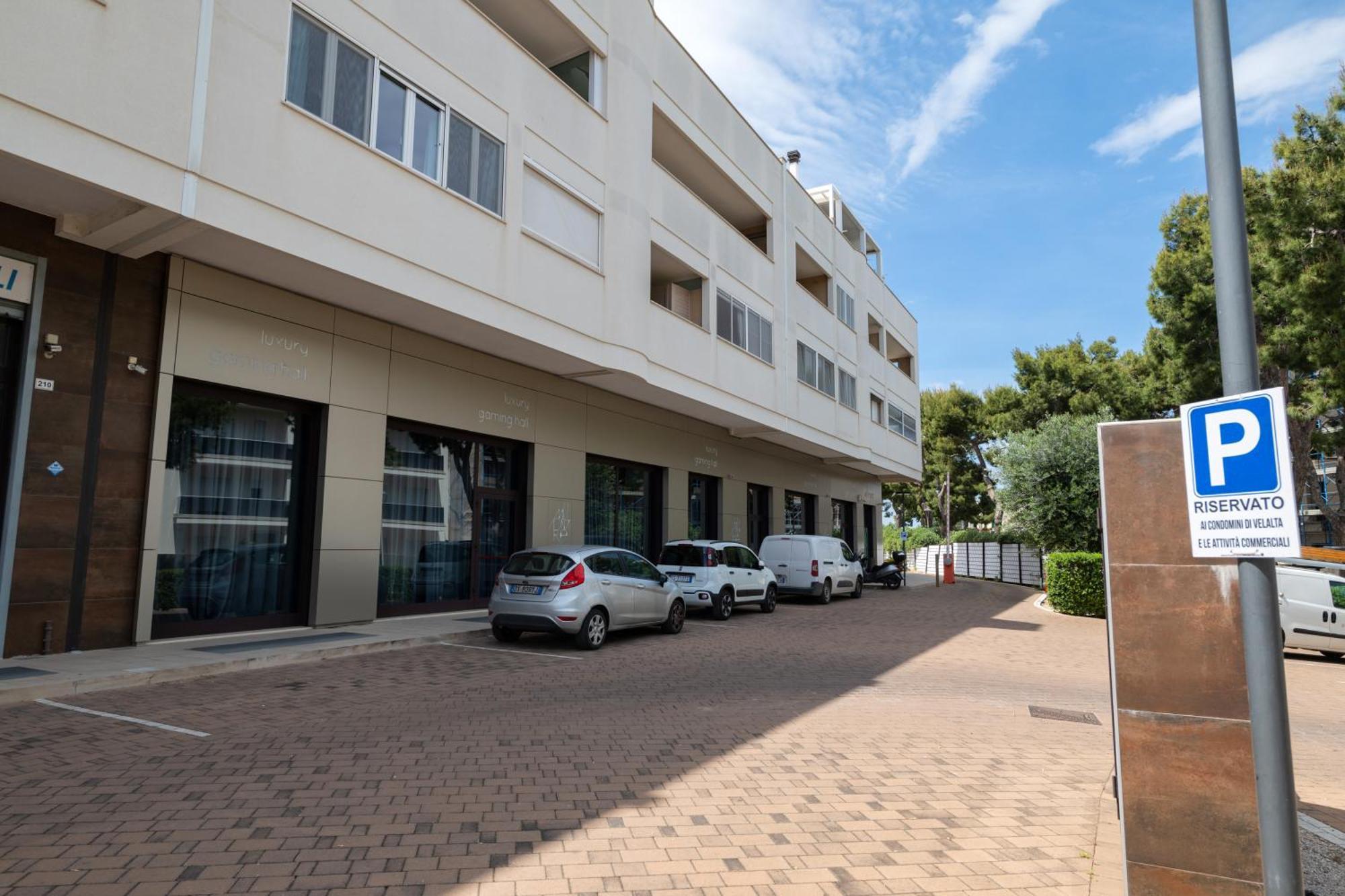 Monopoli Favolosa - Spacious 100Mq Apt. W/ Parking Luaran gambar