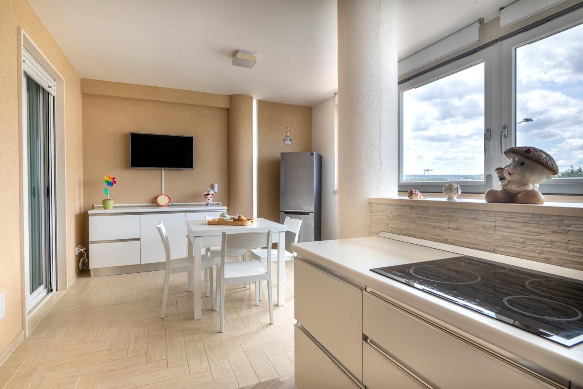 Monopoli Favolosa - Spacious 100Mq Apt. W/ Parking Luaran gambar
